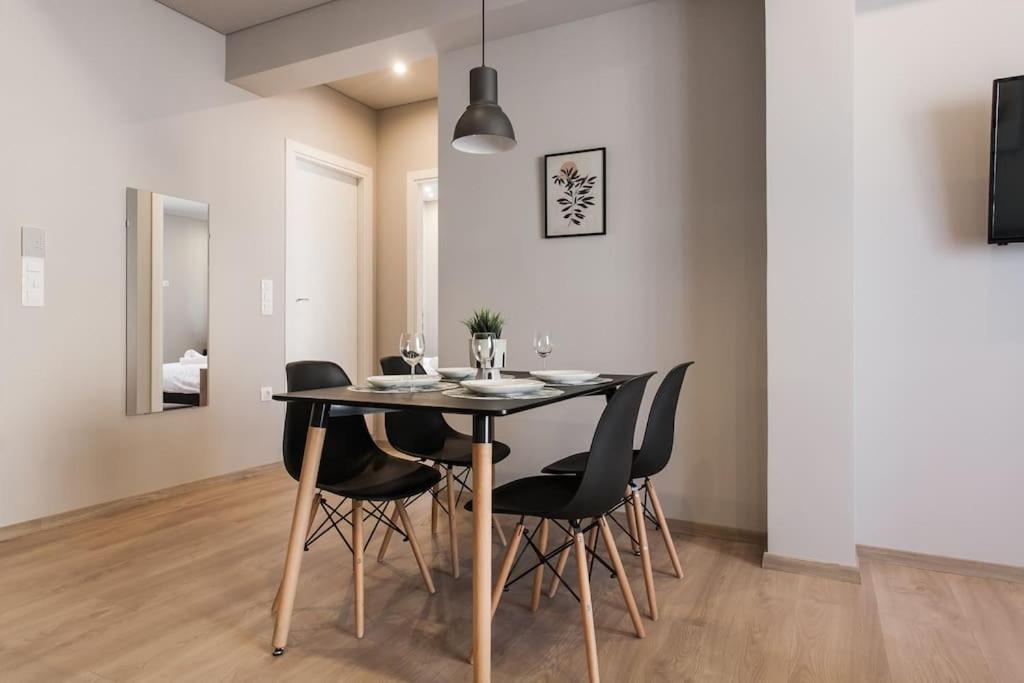 Piraeus Deluxe 2Bdr Apt - Near Metro And Port Extérieur photo
